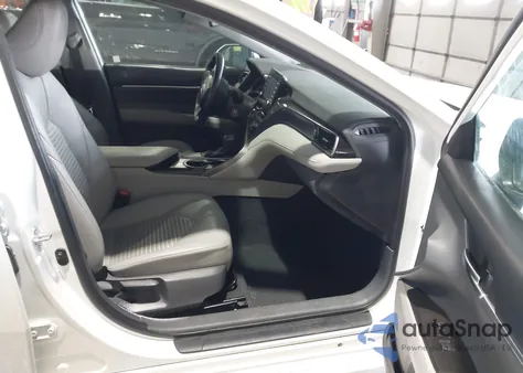 2021 Toyota Camry Se z USA, uszkodzony, nr VIN 4T1G11AK8MU608036